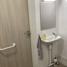 Des sanitaires aux normes PMR